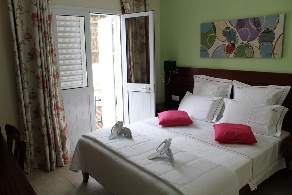 Bed and Breakfast Mindelo Residencial Habitación foto